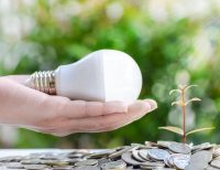 Moet ik als bedrijf mijn energieprijzen vastzetten of dynamisch inkopen?